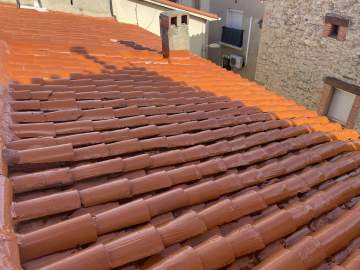 Traitement de toit anti-mousse à Perpignan